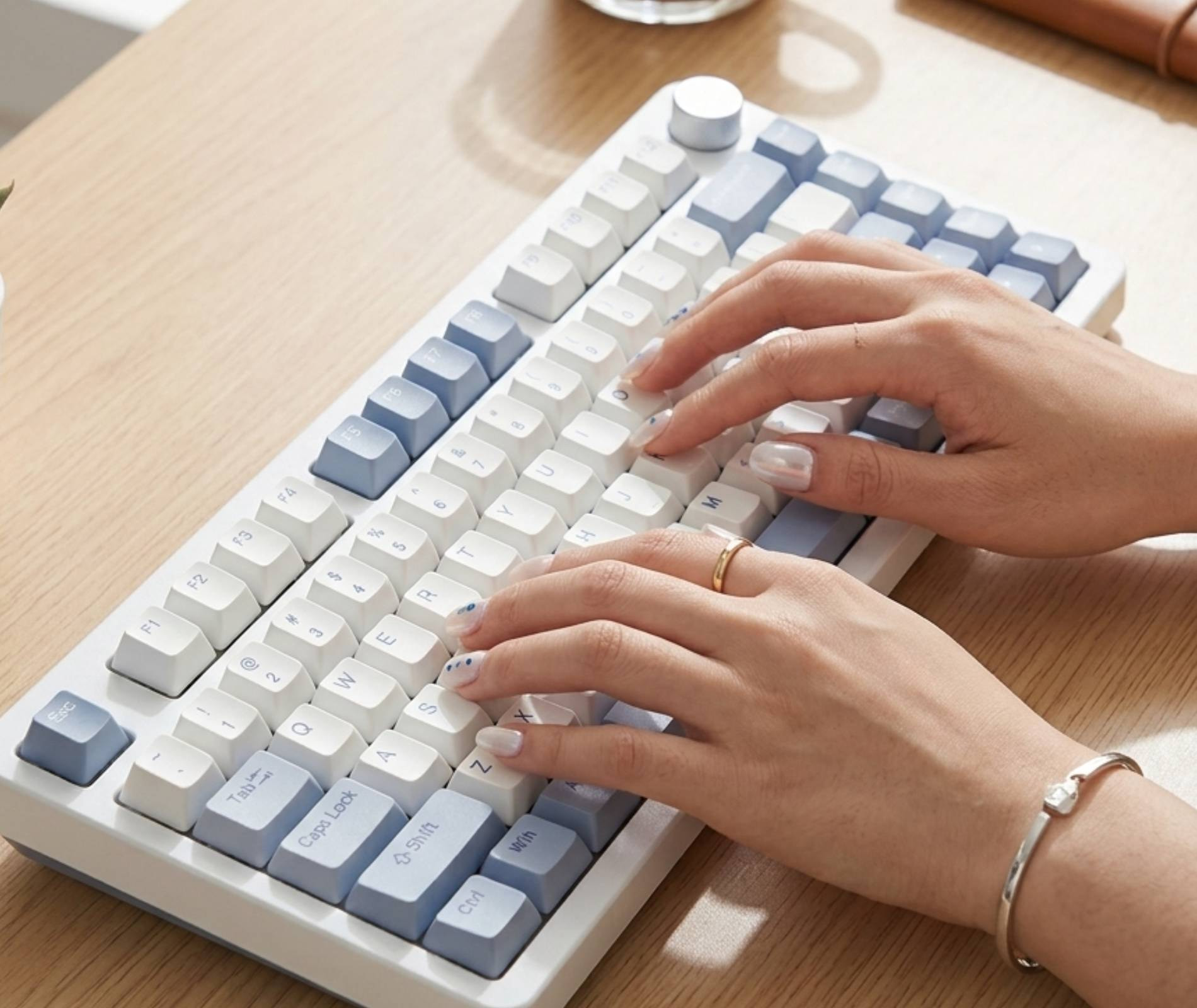 AULA F75: el teclado que sorprende por su sonido en Mercado Libre Chile 2026