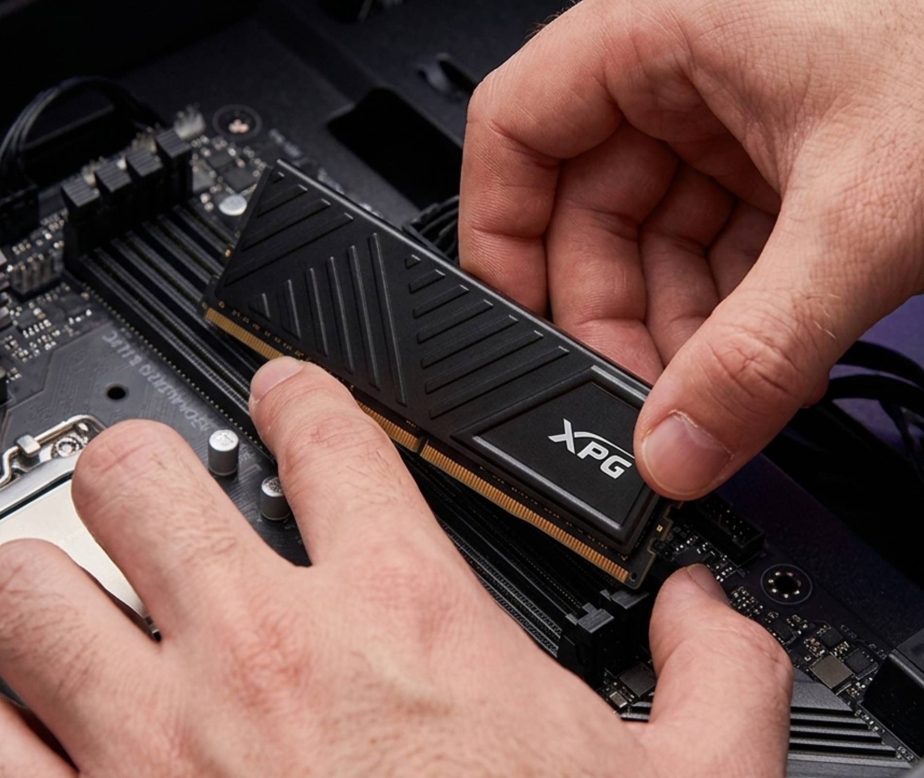 RAM DDR4 para PC gamer en Chile 2026: ADATA XPG D35 vs Kingston Fury Beast RGB — ¿cuál comprar?